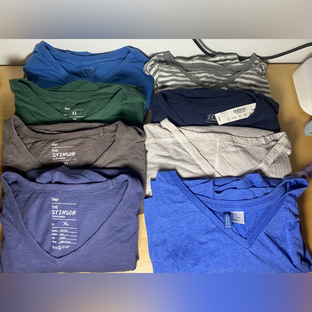 XL Mens V-Neck Shirts